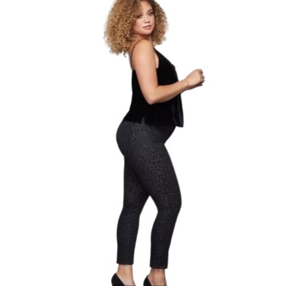 Good American Good Legs Crop Leopard Jeans Womens 24 Black Printed High Rise NWT - Picture 12 of 12